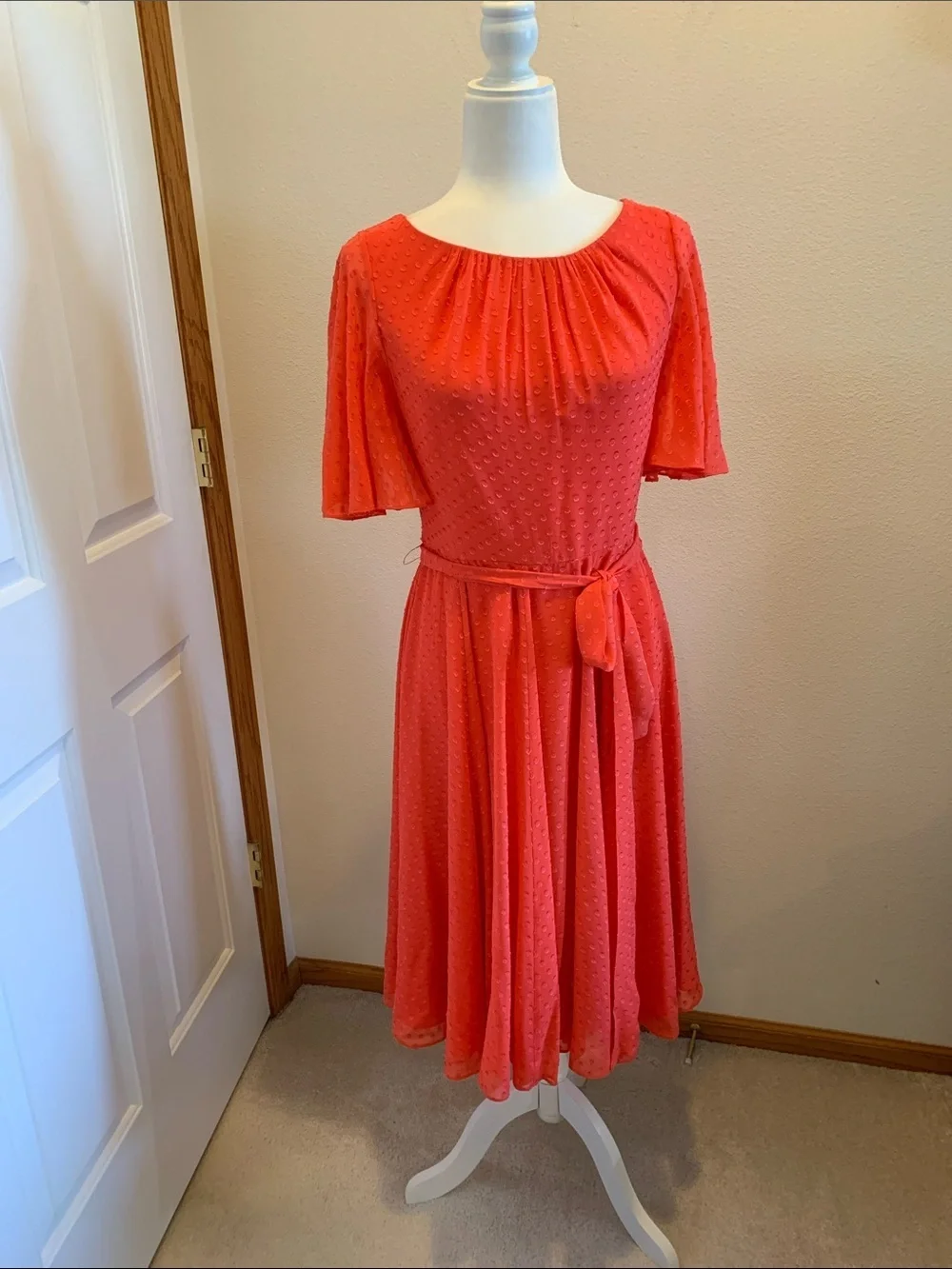 NWT Kate Spade Clipped Chiffon Dress in Paprika(653). Midi Dress with Tie Waist.
